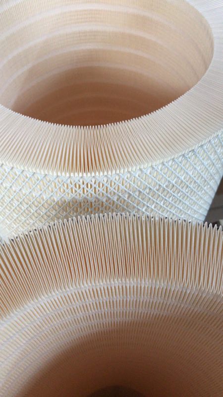 Visite a un cliente que fabrica cartuchos de filtro de aire para turbinas de gas